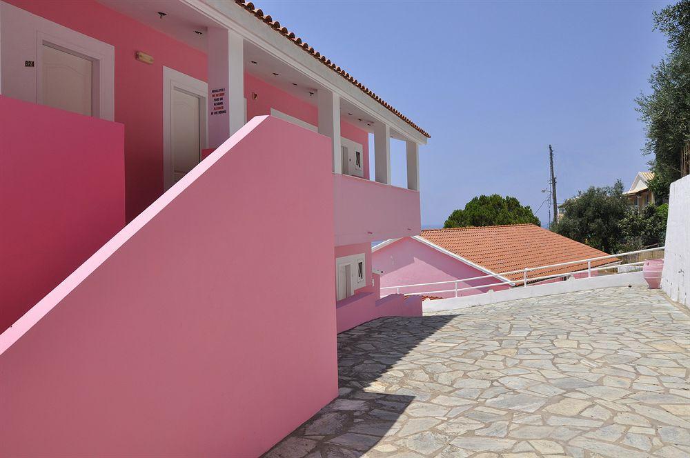Pink Palace Beach Resort Agios Gordios  Bagian luar foto
