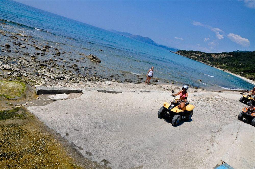 Pink Palace Beach Resort Agios Gordios  Bagian luar foto