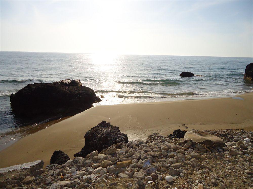 Pink Palace Beach Resort Agios Gordios  Bagian luar foto