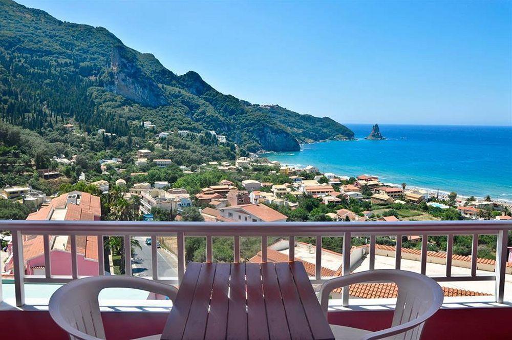 Pink Palace Beach Resort Agios Gordios  Bagian luar foto
