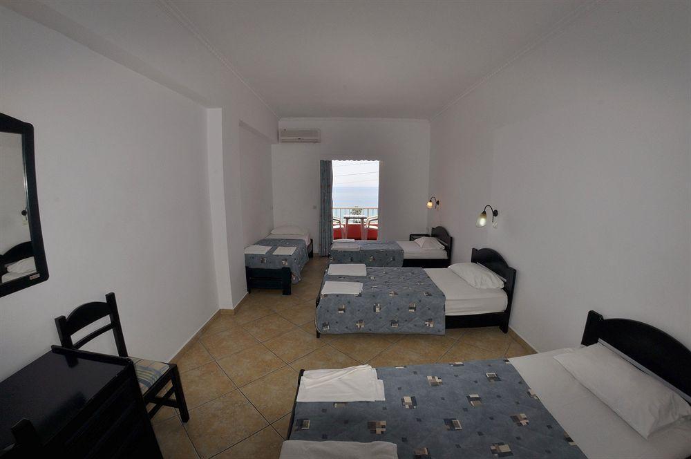 Pink Palace Beach Resort Agios Gordios  Bagian luar foto