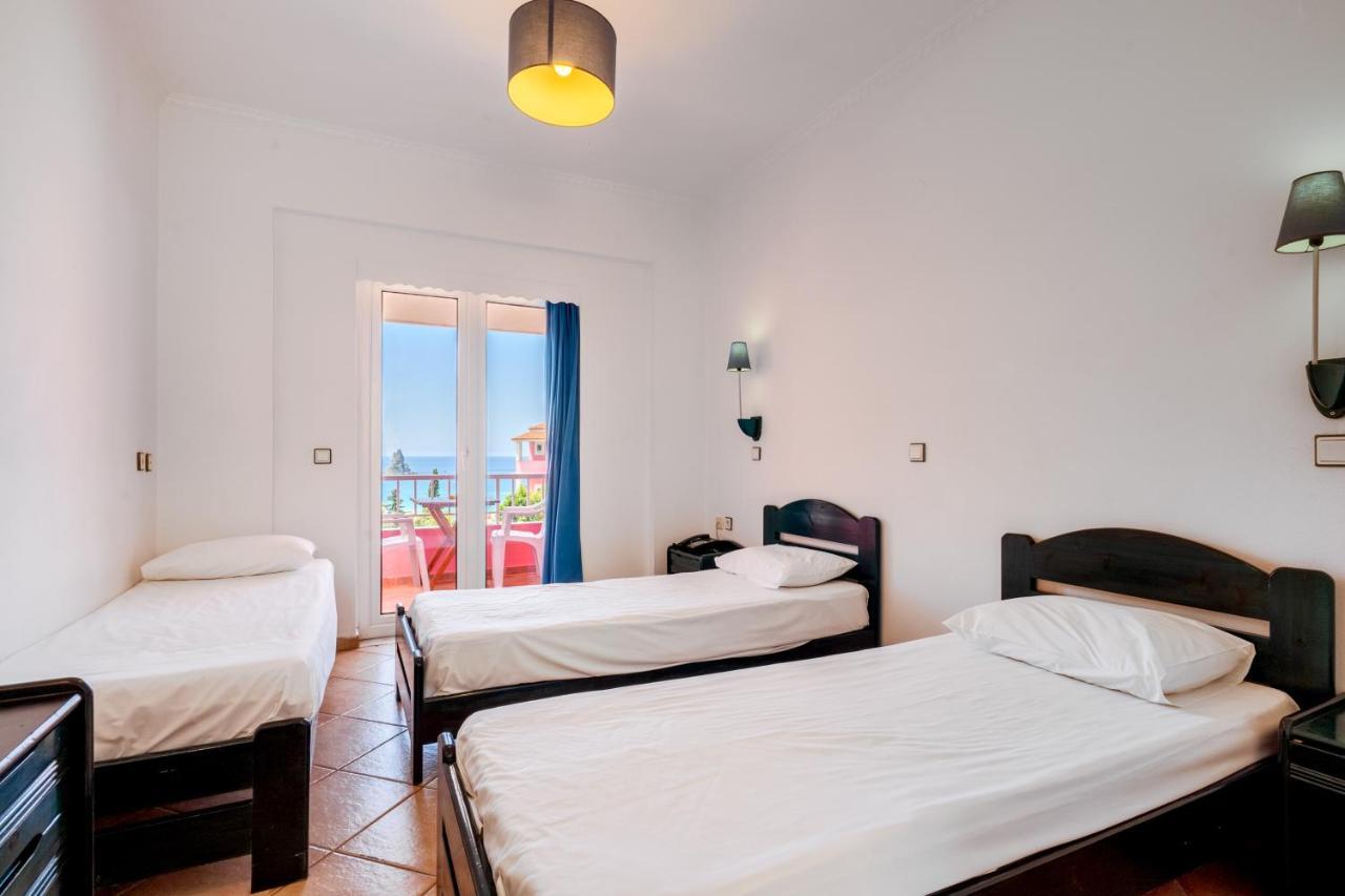Pink Palace Beach Resort Agios Gordios  Bagian luar foto