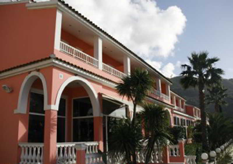 Pink Palace Beach Resort Agios Gordios  Bagian luar foto