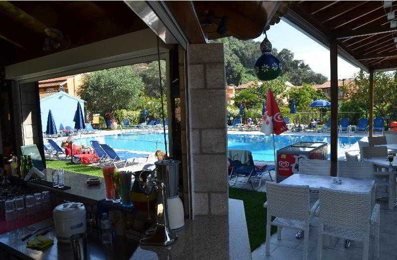 Pink Palace Beach Resort Agios Gordios  Bagian luar foto