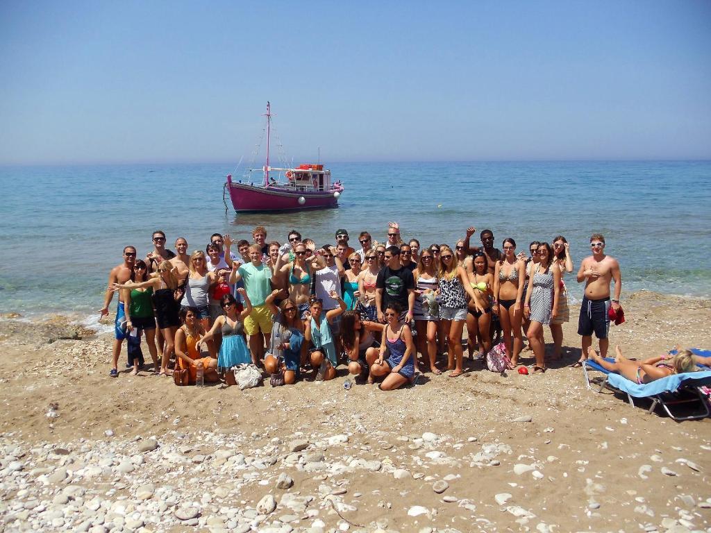 Pink Palace Beach Resort Agios Gordios  Bagian luar foto