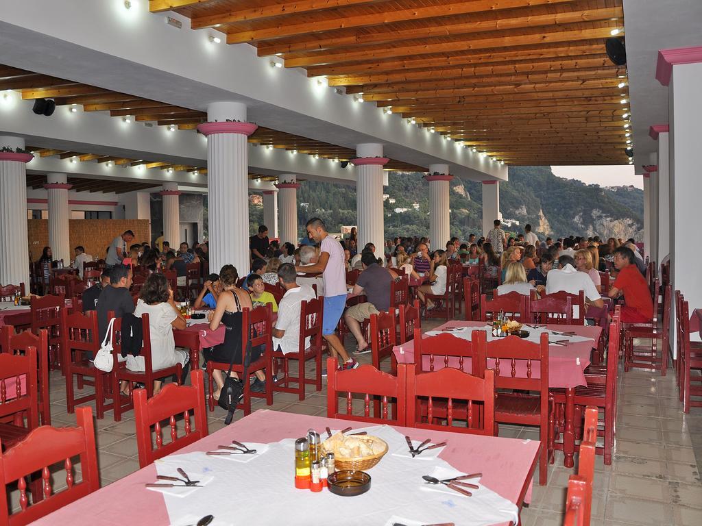 Pink Palace Beach Resort Agios Gordios  Bagian luar foto